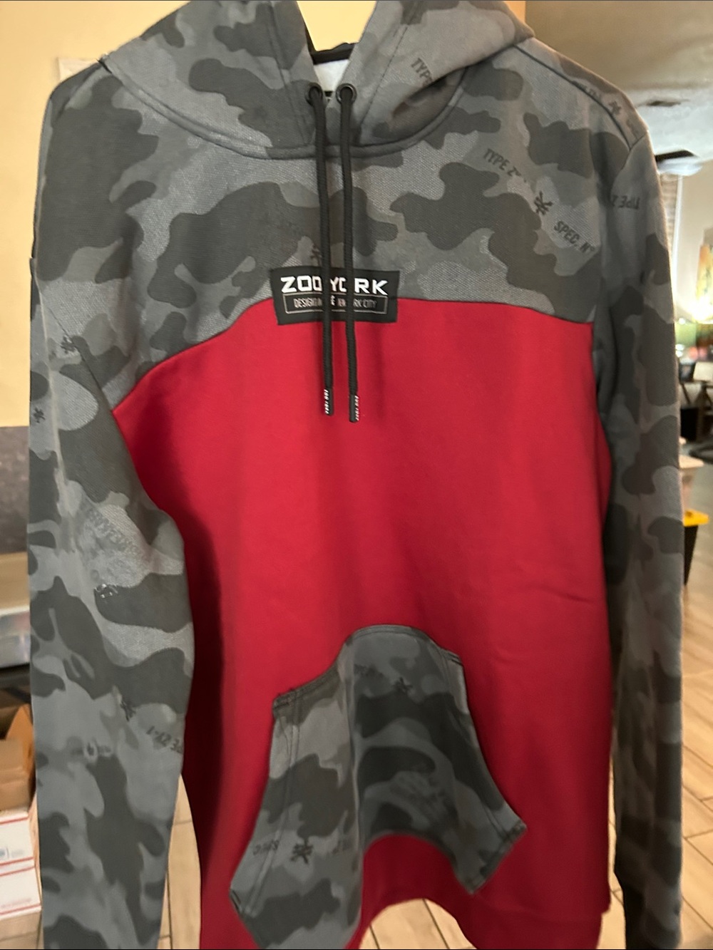 Zoo York Men’s Red & Gray Camo Hoodie Pullover size large
